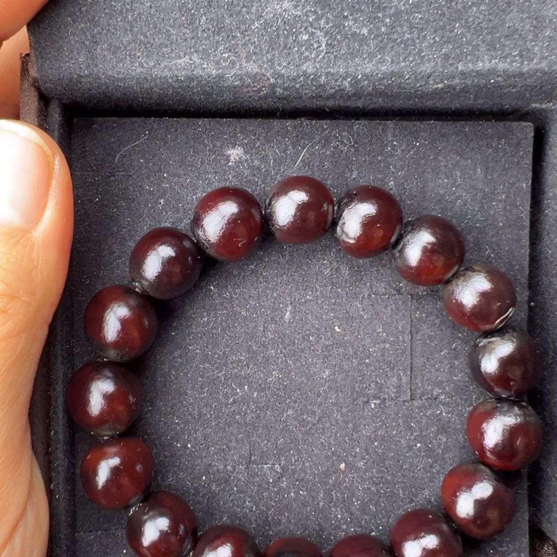 精品手串卡13毫米17颗籽红色