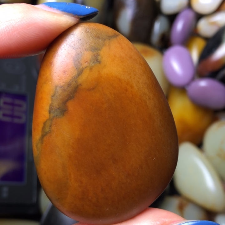 和田玉（翠青玉）未镶嵌珠宝奇石