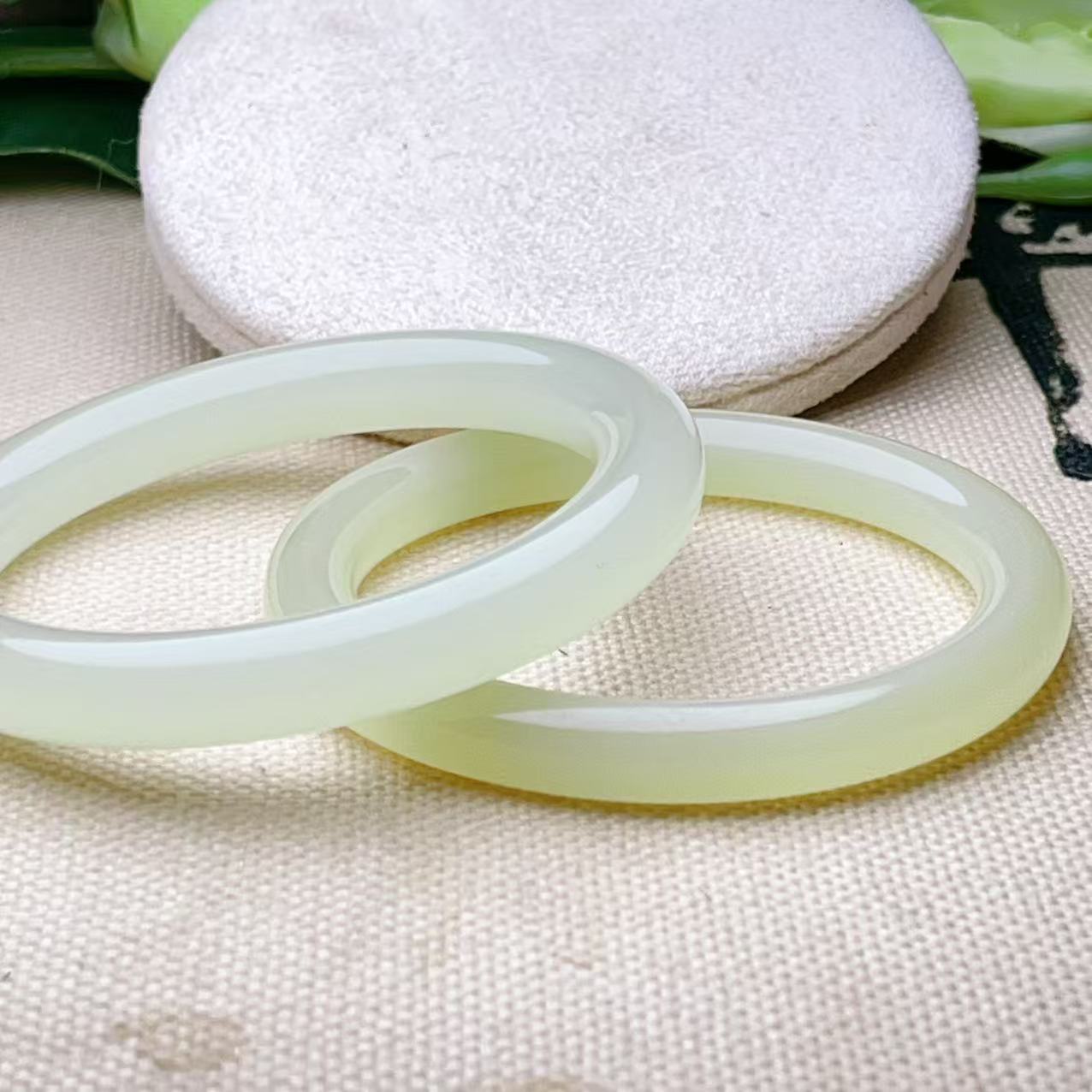 和田玉圆条手镯B0405