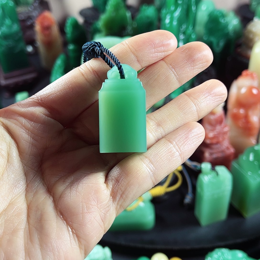 四川石名贵石材梅子青