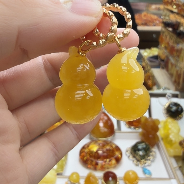 琥珀未镶嵌珠宝奇石