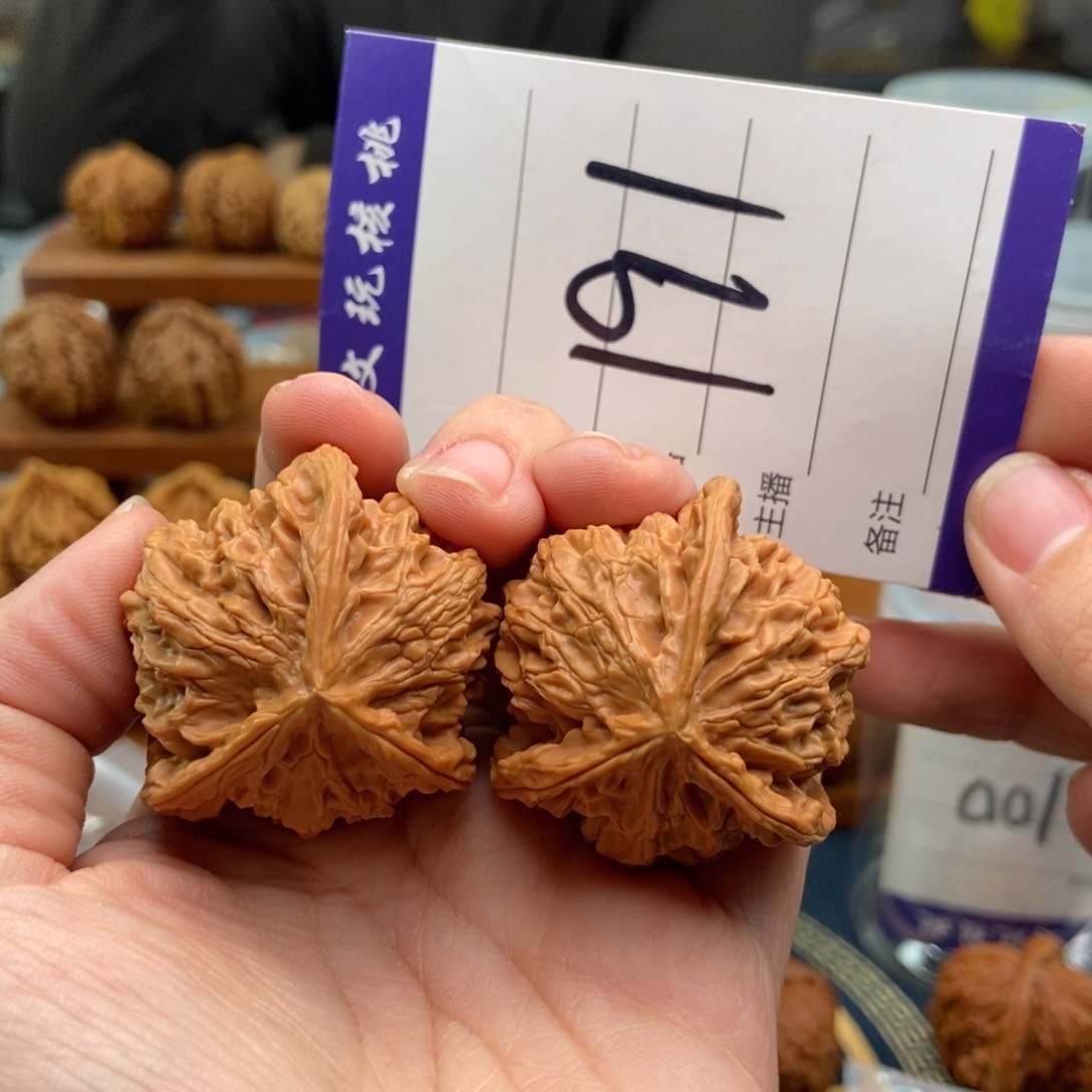 文玩核桃吊坠39三棱