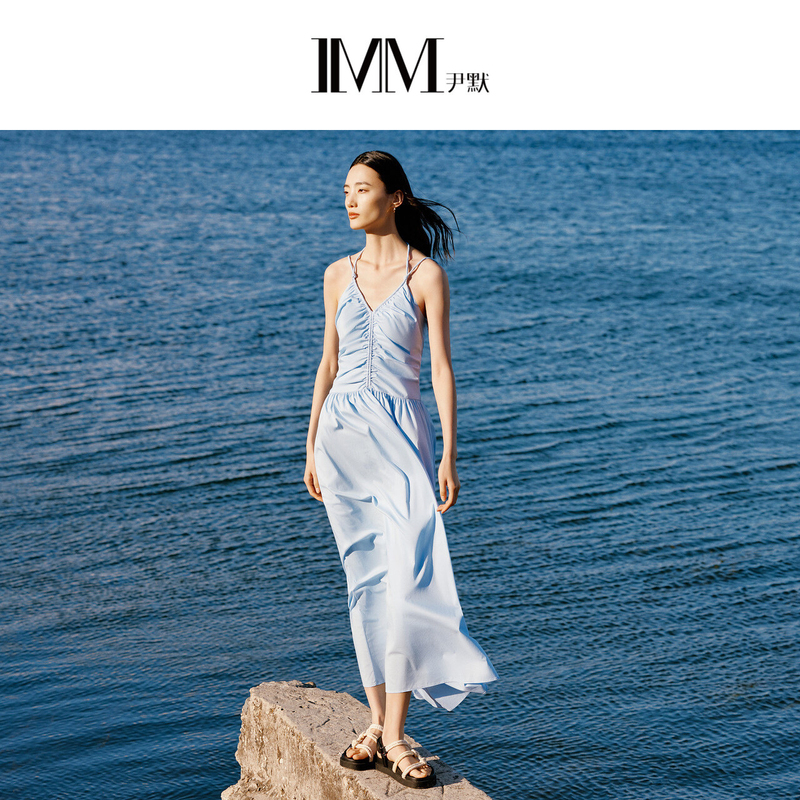 【星线好物】IMM尹默春季V领包股边抽褶显瘦吊带连衣裙IWEC50002