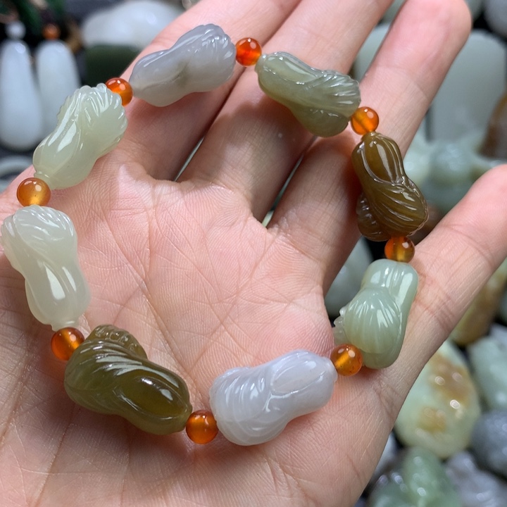 和田玉颈饰未镶嵌