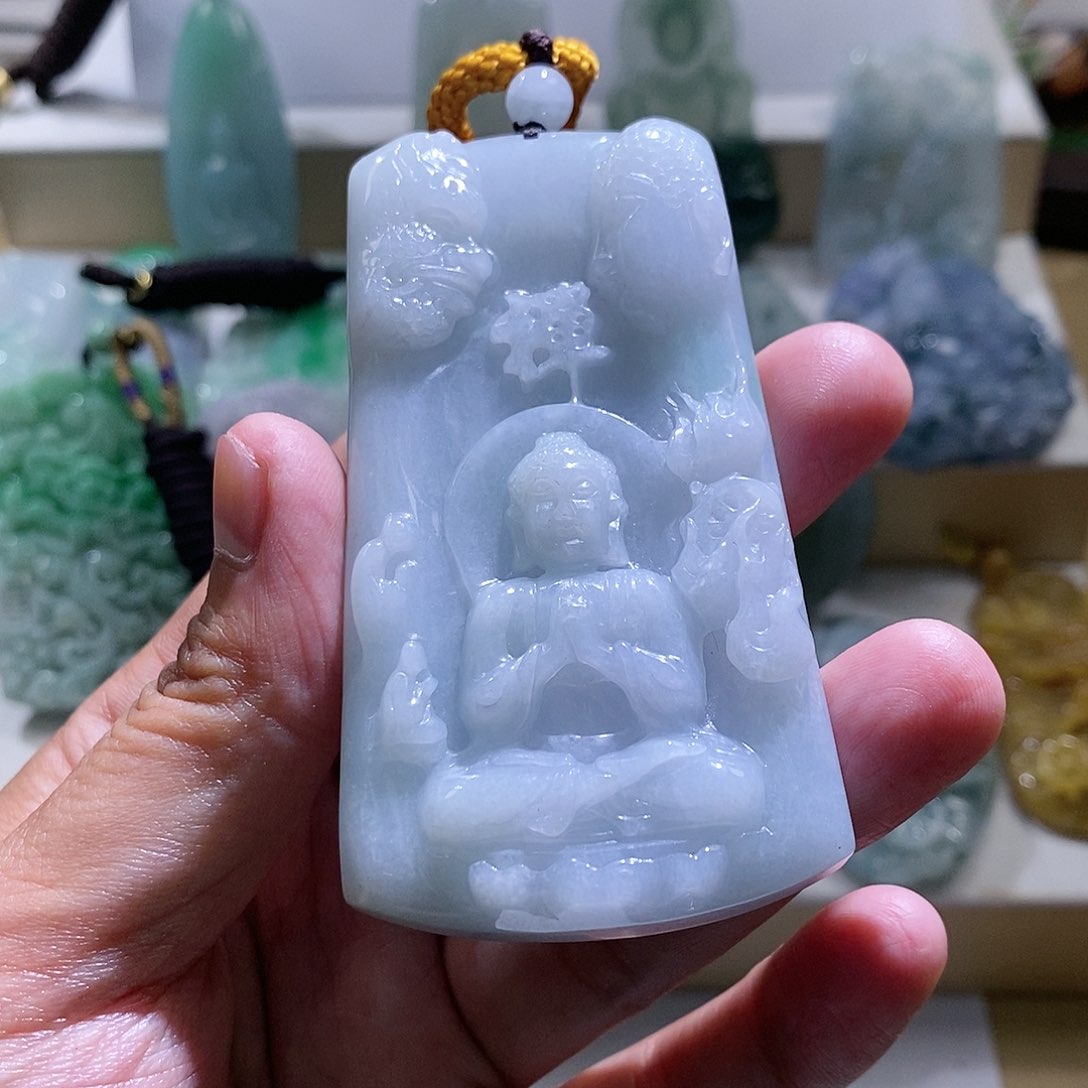 【闪购商品】翡翠颈饰未镶嵌大日