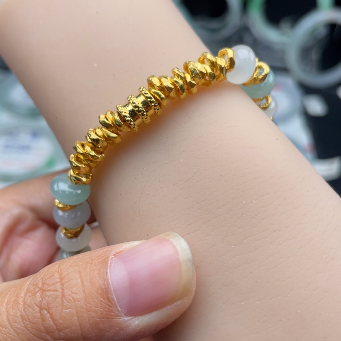 翡翠足金镶嵌手串