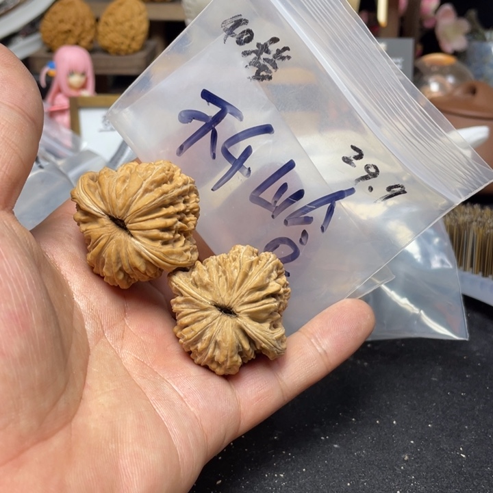 文玩核桃把件不**谷四座楼