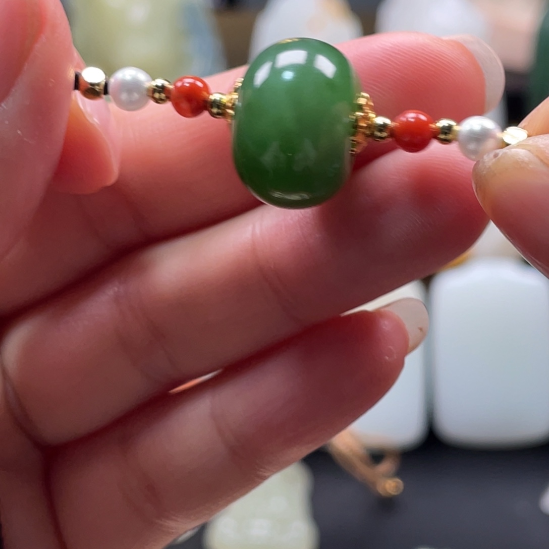 和田玉颈饰未镶嵌