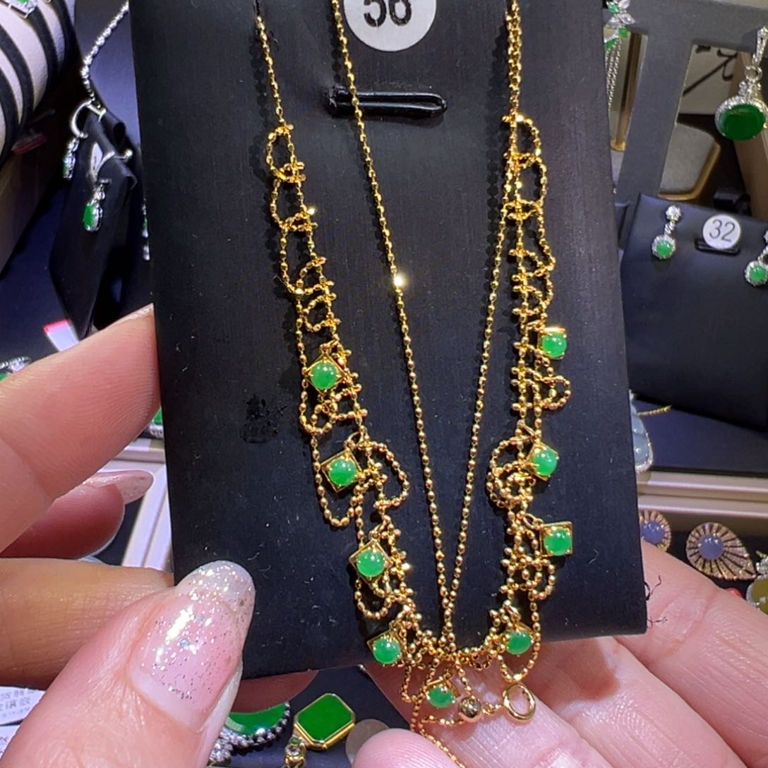 翡翠颈饰18K金镶嵌满天星