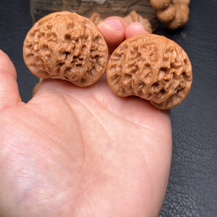 桃核把件尺寸44宫灯