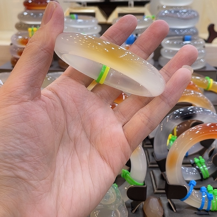 玛瑙/玉髓未镶嵌手镯74