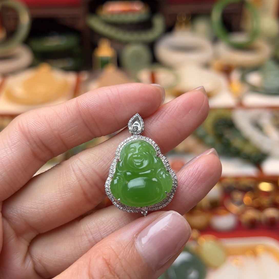 和田玉挂件18K金镶嵌