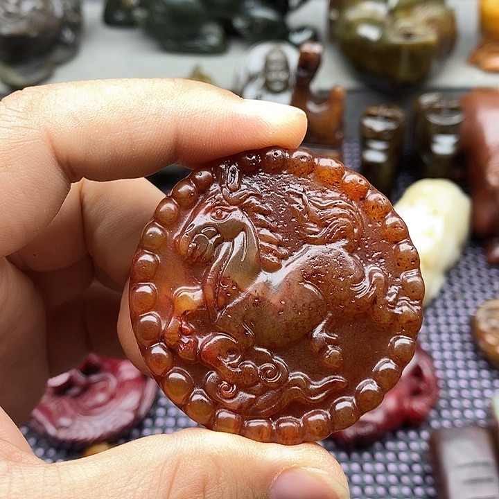 未镶嵌蛇纹石玉颈饰