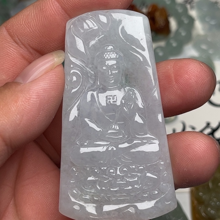 翡翠未镶嵌颈饰大日如来