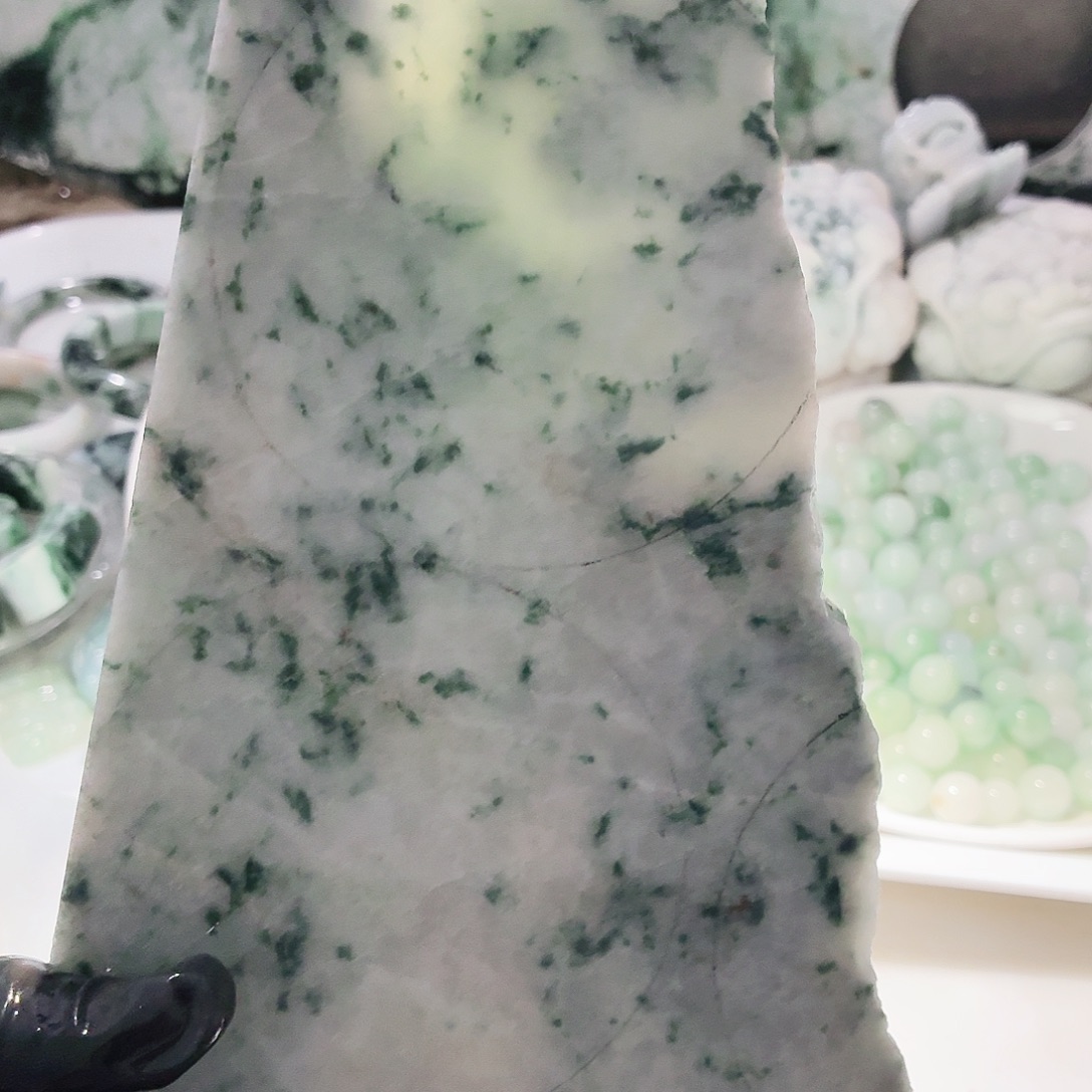 翡翠未镶嵌颈饰边角料