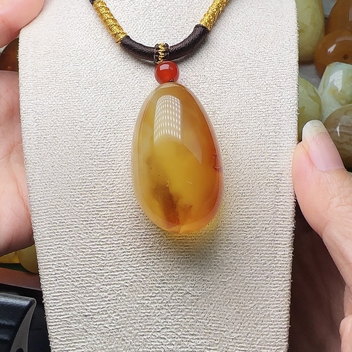 琥珀未镶嵌手链吊坠