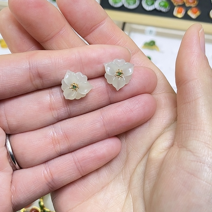 和田玉银S925镶嵌耳饰