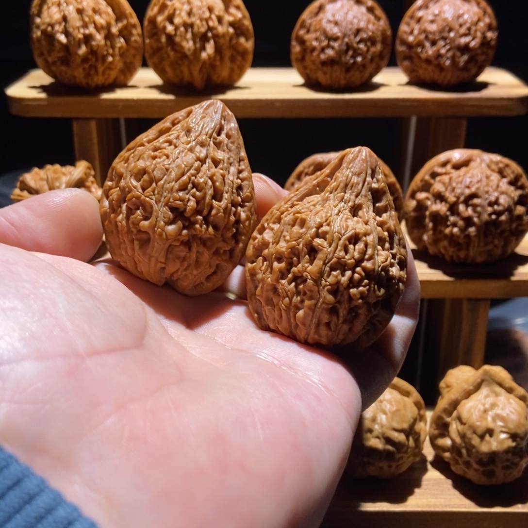 吊坠文玩核桃坐佛原树40