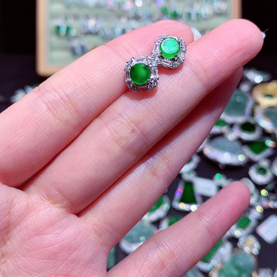 【闪购商品】翡翠吊坠(不含链)未镶嵌