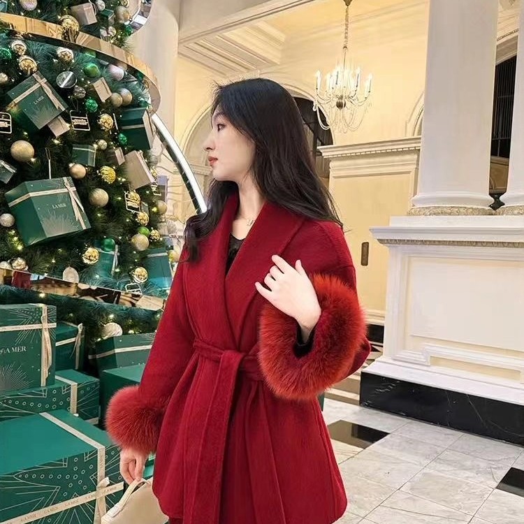 红色可拆卸狐狸毛袖浴袍款简约气质新年红本命年小个子羊毛外套