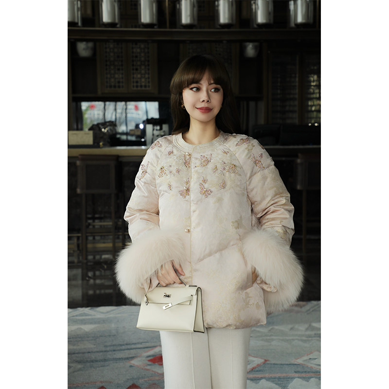 MR WATER水滴君 新中式顶奢人丝1800颗手工钉珠绣花短款羽绒服女