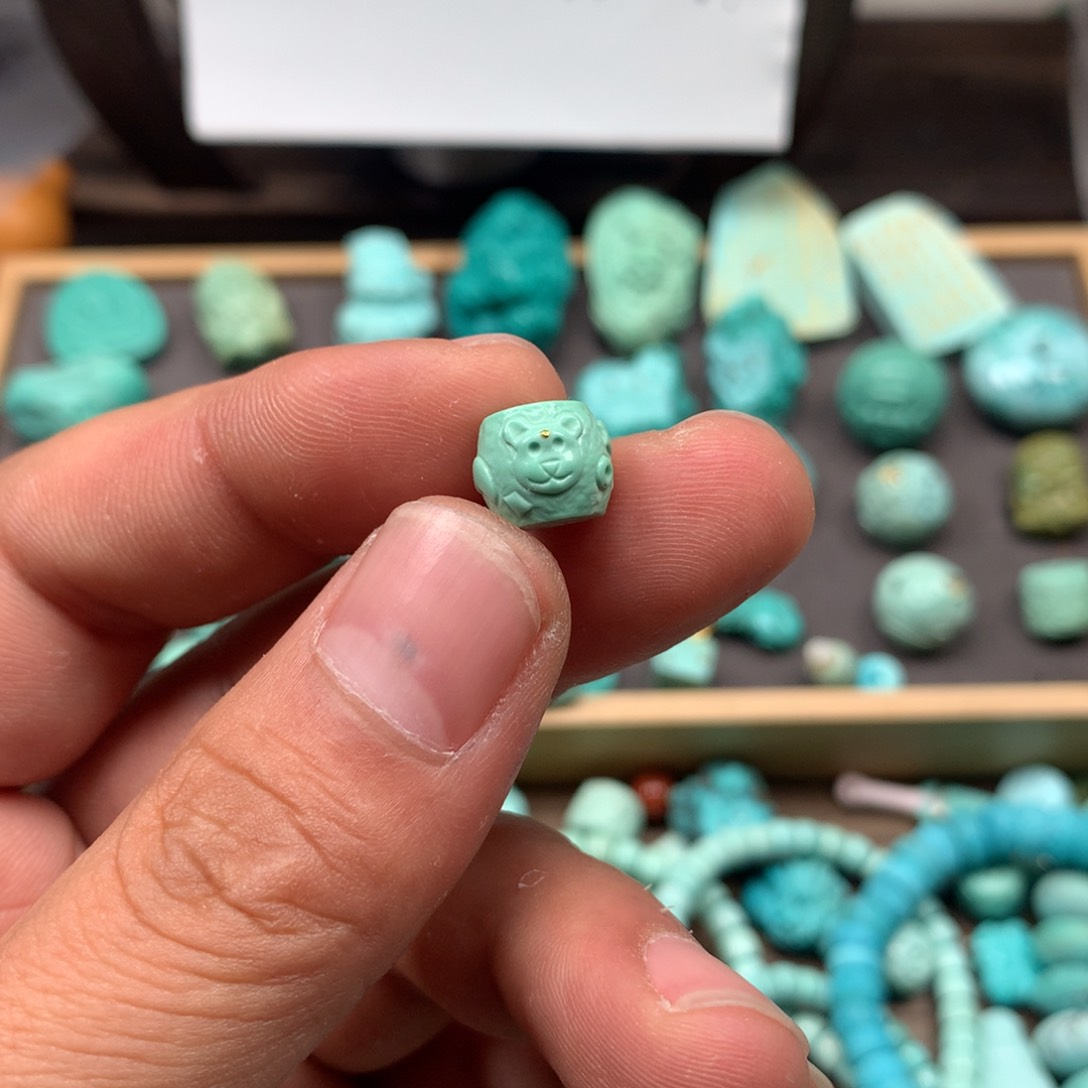 绿松石雕刻未镶嵌
