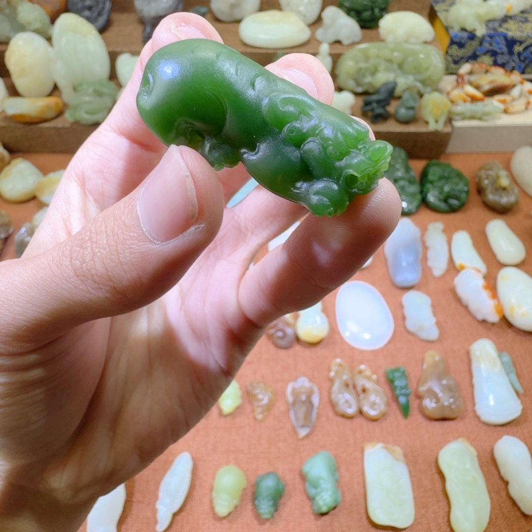 和田玉吊坠(赠链)未镶嵌