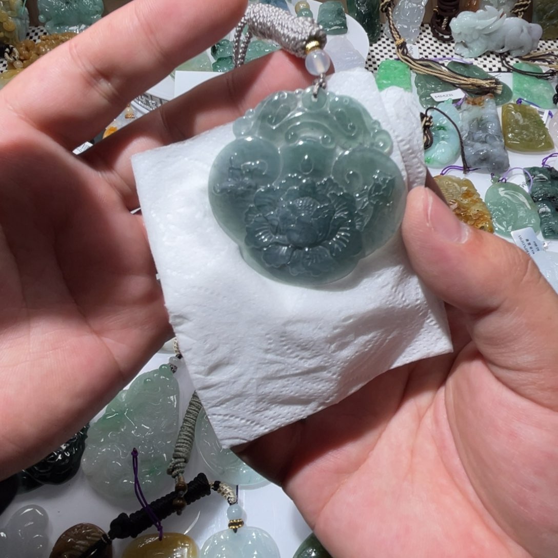 翡翠颈饰未镶嵌天然