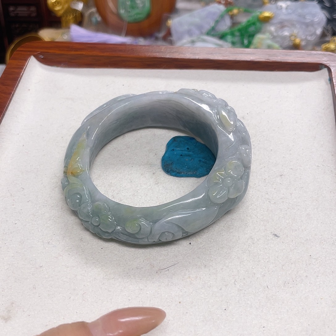 乖***宝翡翠未镶嵌颈饰手镯