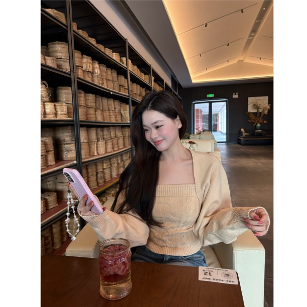 陈椿儿 韩系外套+吊带毛衣开衫女上衣