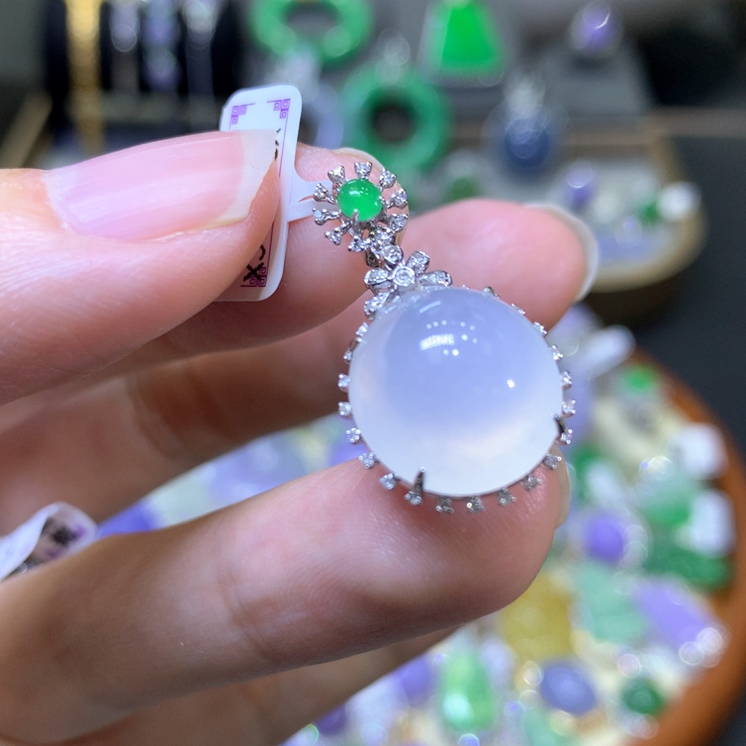 【闪购商品】翡翠颈饰18K金镶嵌翡翠吊坠项链