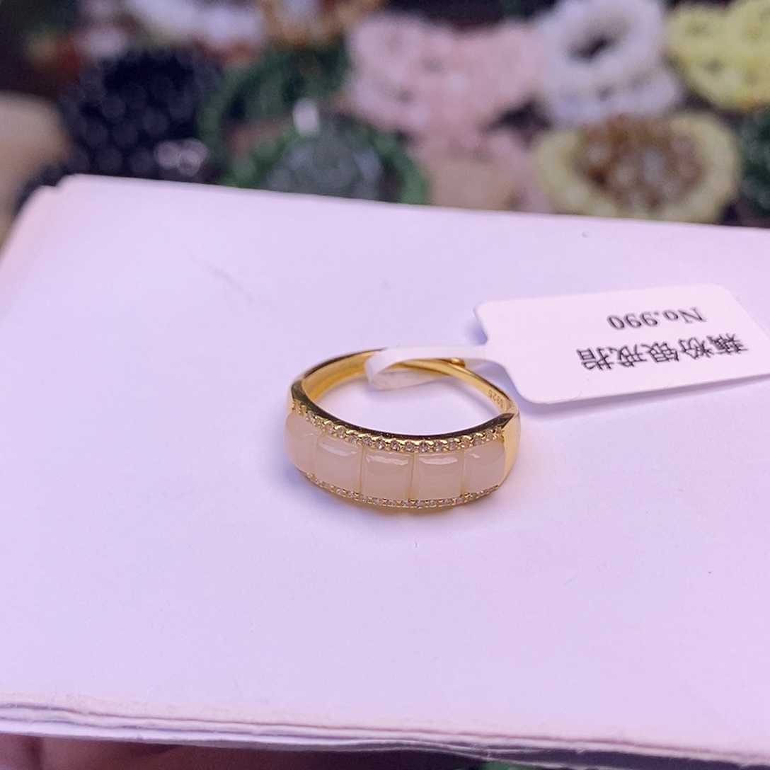 和田玉未镶嵌颈饰浓藕粉戒指银