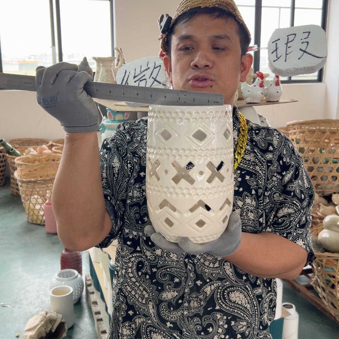 摆件59 号高中低温陶瓷瓶（部分微瑕）