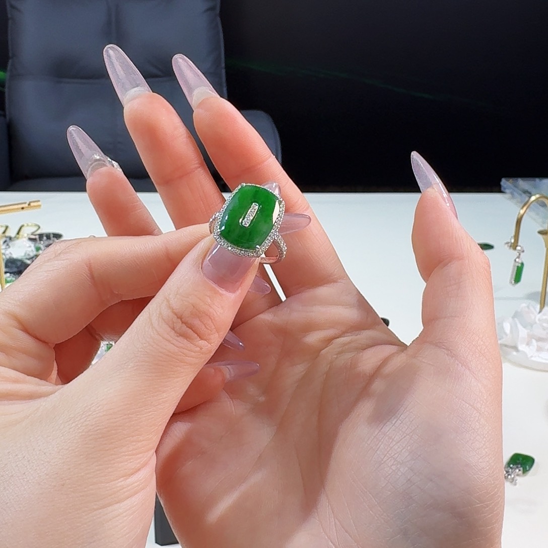 翡翠戒指18K金镶嵌翁*胖18K镶嵌