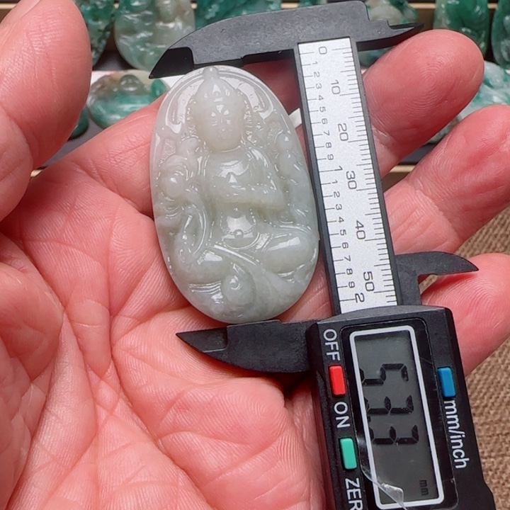 独山玉未镶嵌颈饰