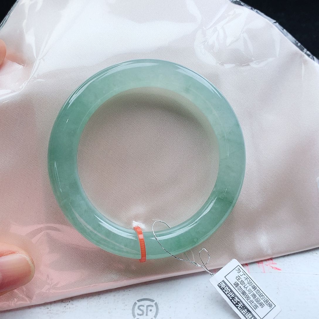 翡翠手镯未镶嵌天然翡翠手镯