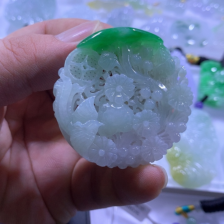 颈饰未镶嵌翡翠天然翡翠A货吊坠