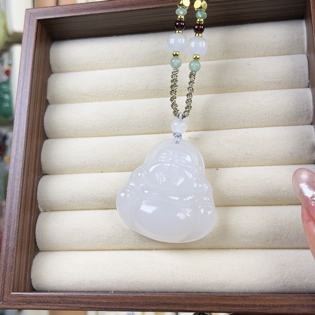 石英质玉（金丝玉）未镶嵌颈饰