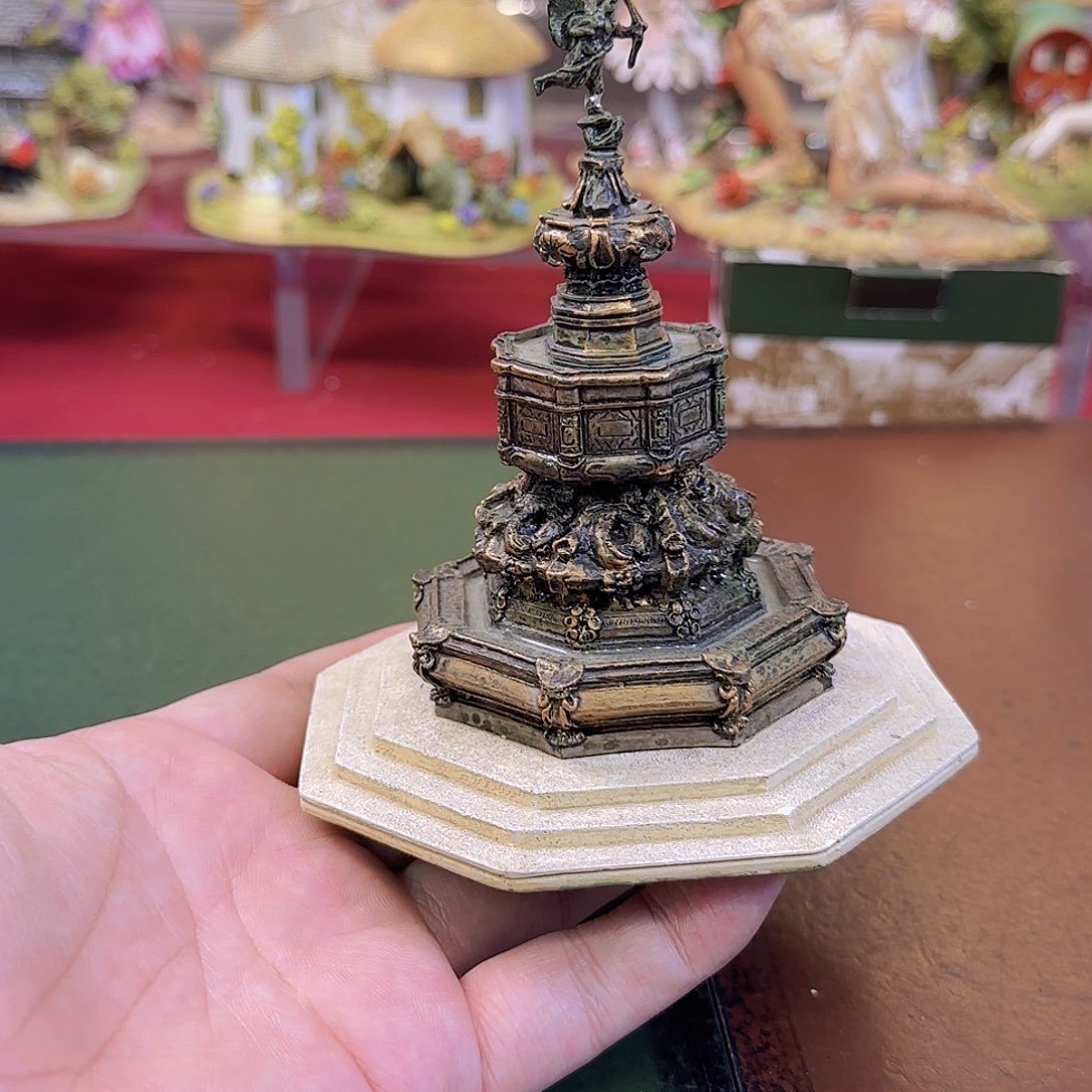 摆件欧洲瓷器收藏鉴赏研究中心