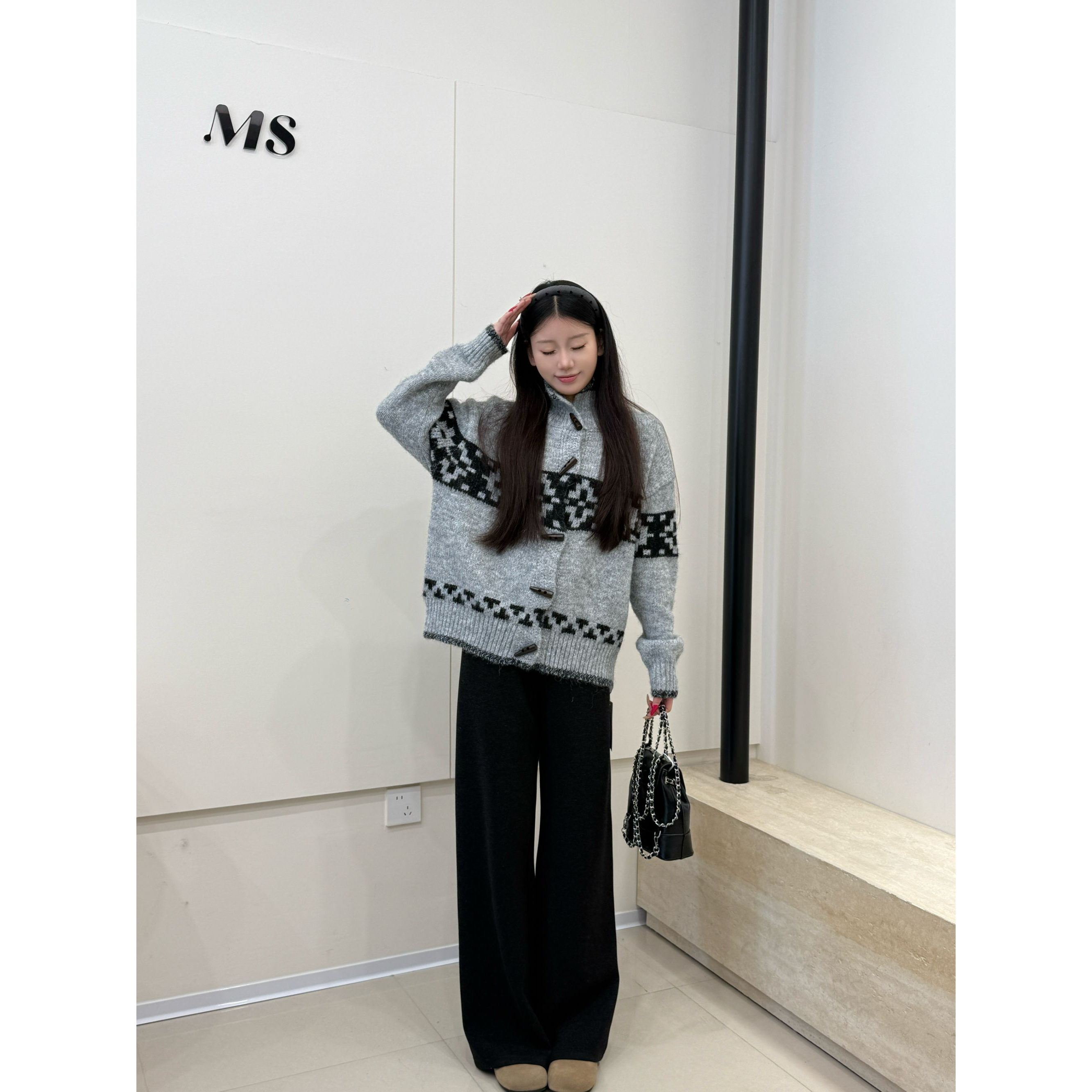 韩系牛角扣费尔岛厚实毛衣浅灰复古外套2025冬新款