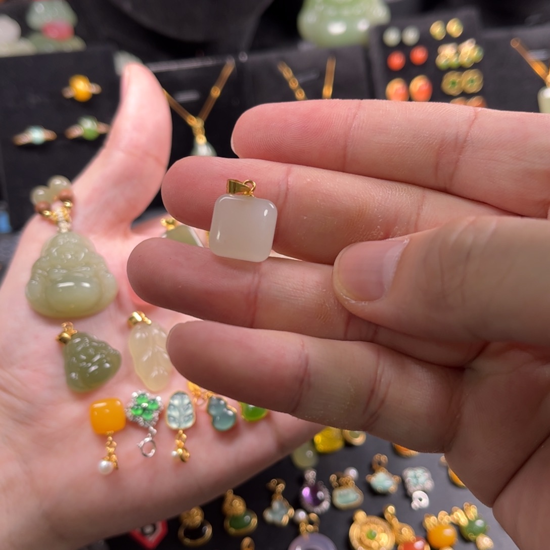 颈饰银S925镶嵌和田玉