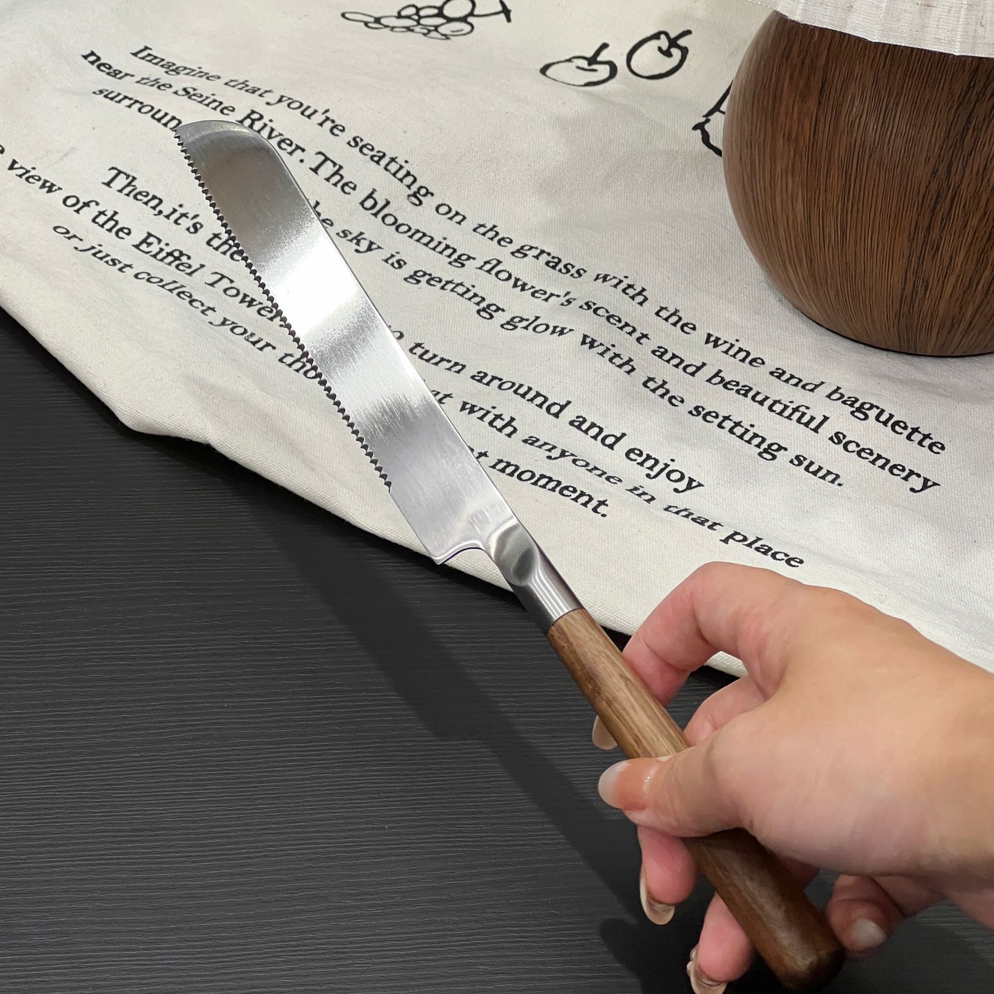 不锈钢面包刀胡桃木蛋糕刀实木柄西餐刀牛排刀厨房家用复古锯齿刀