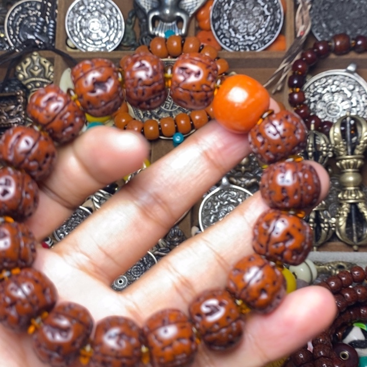 桃核吊坠金刚菩提手串