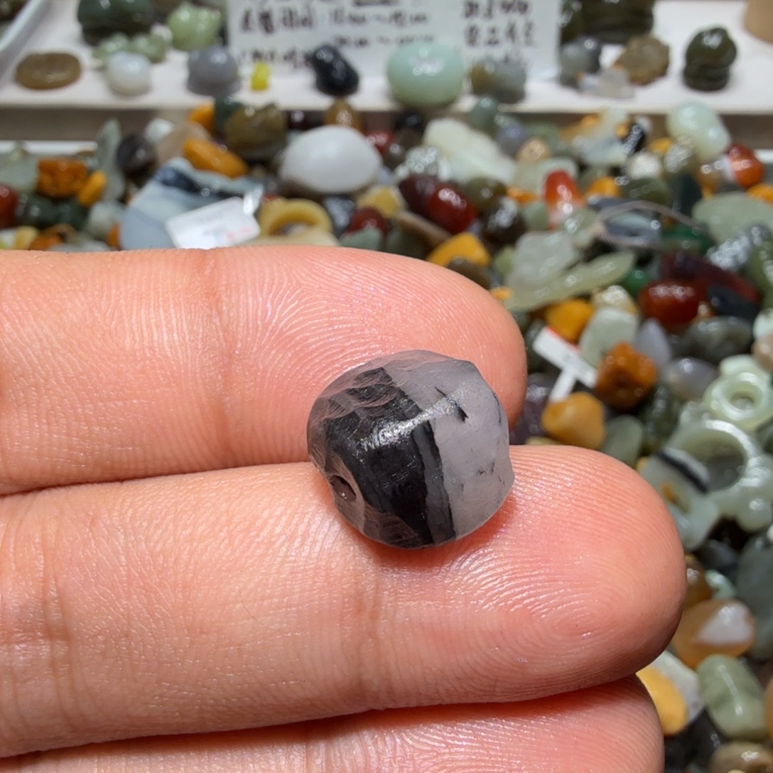 和田玉未镶嵌珠宝奇石