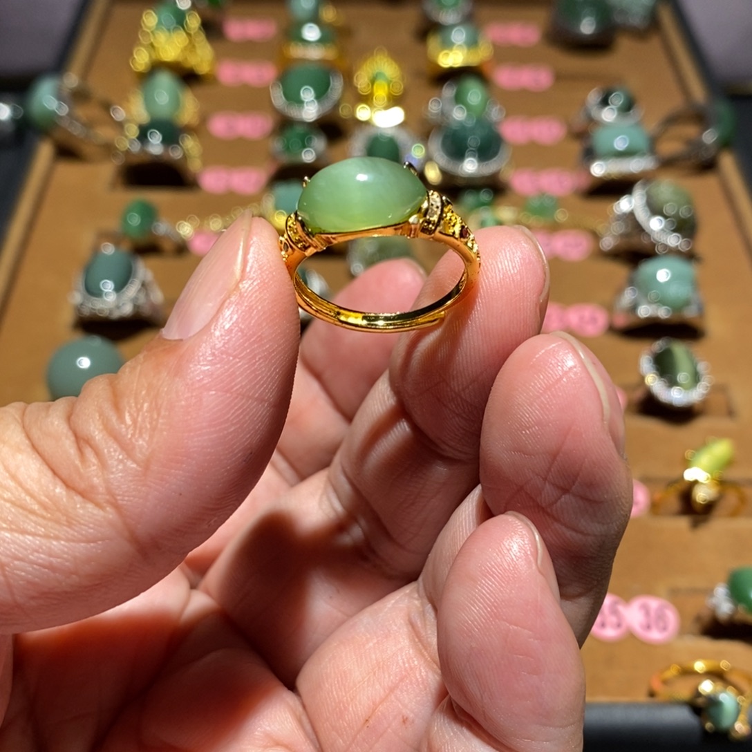 和田玉未镶嵌戒指