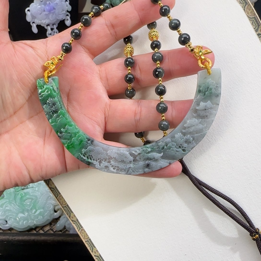 翡翠颈饰未镶嵌仿古