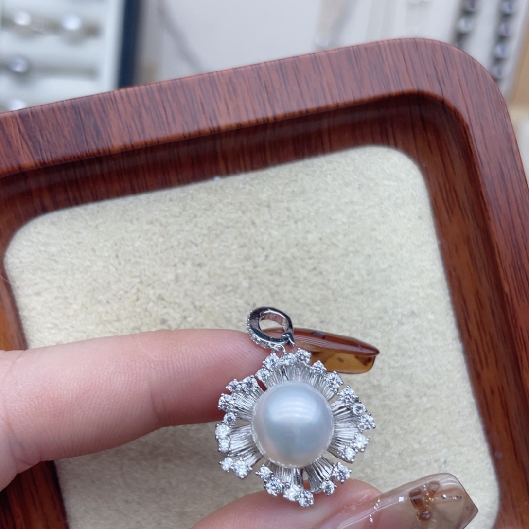 颈饰银S925镶嵌海水珍珠A70