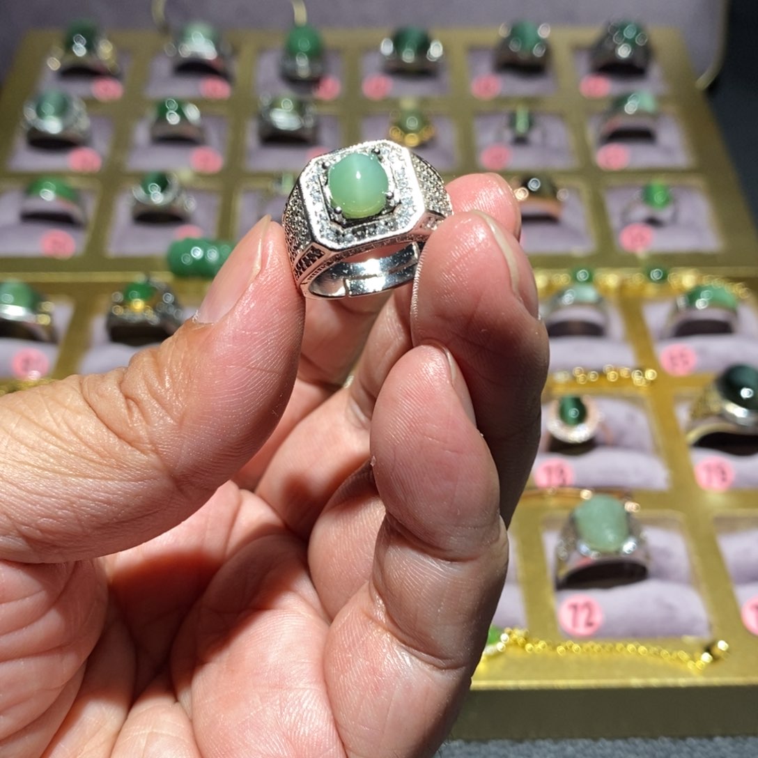 和田玉（碧玉）戒指未镶嵌