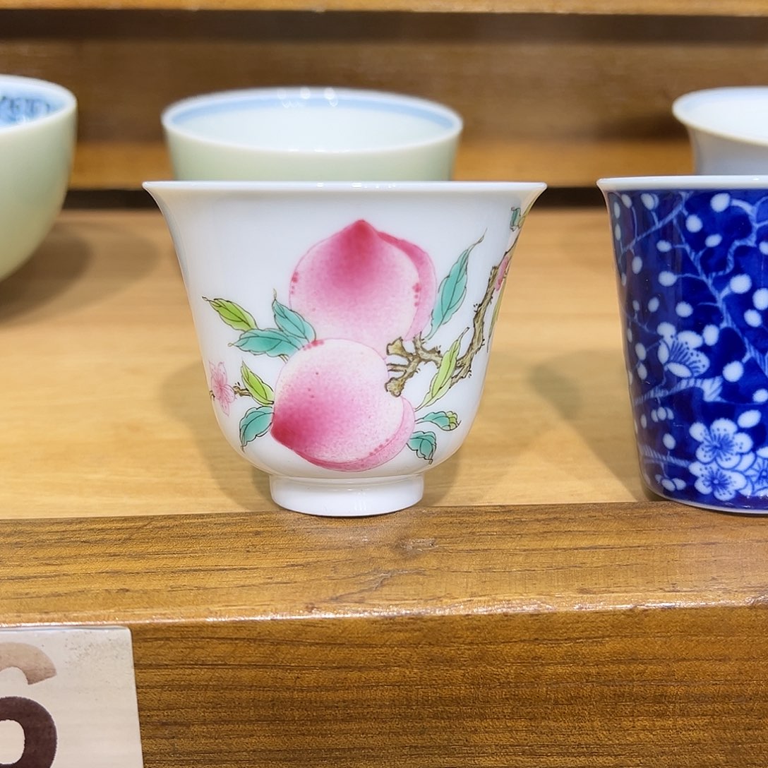 三***余手工粉彩寿桃品茗杯送一个冰梅杯