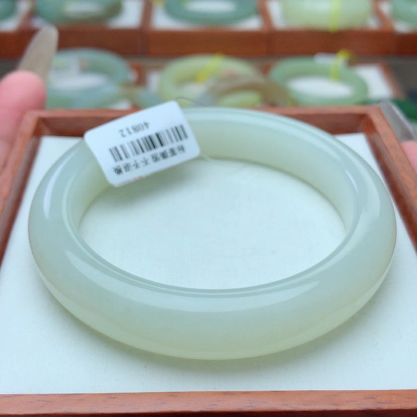 【闪购商品】和田玉手镯未镶嵌5758